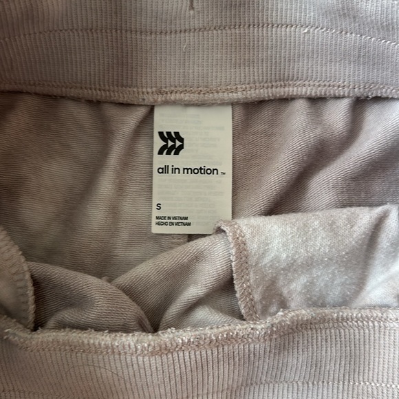 All In Motion Shorts - Picture 3 of 3